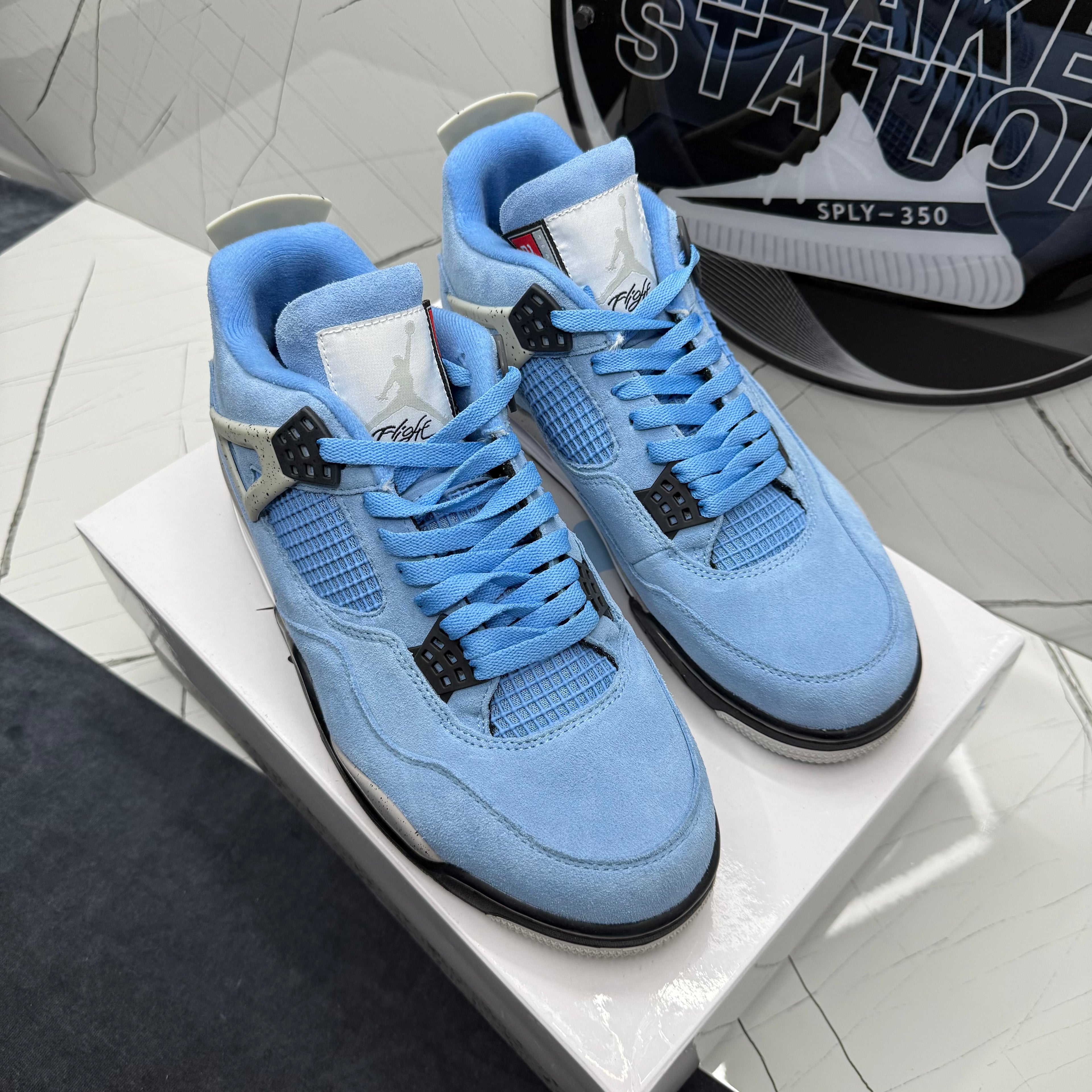 Jordan 4 University Blue
