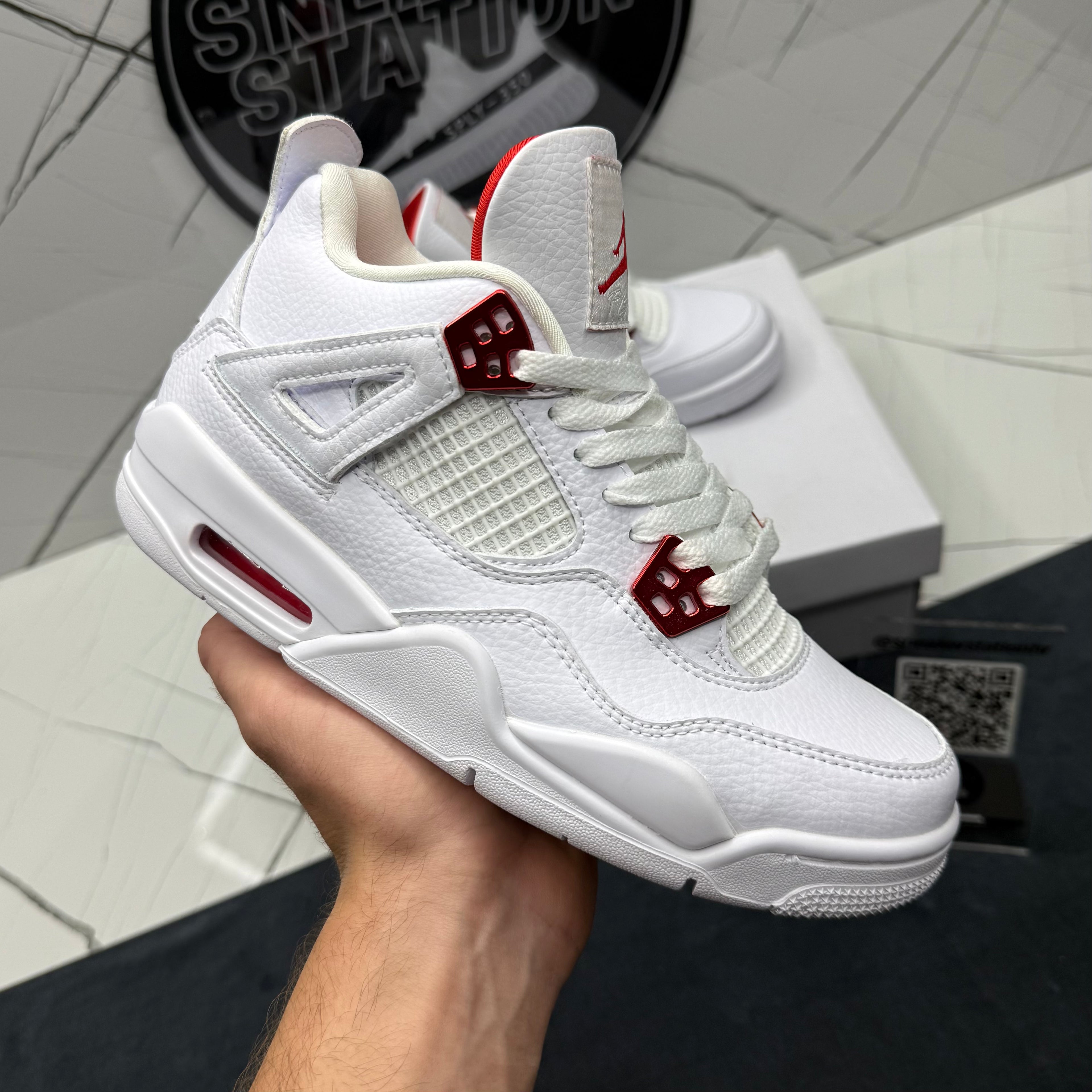 Jordan 4 Metalic Red