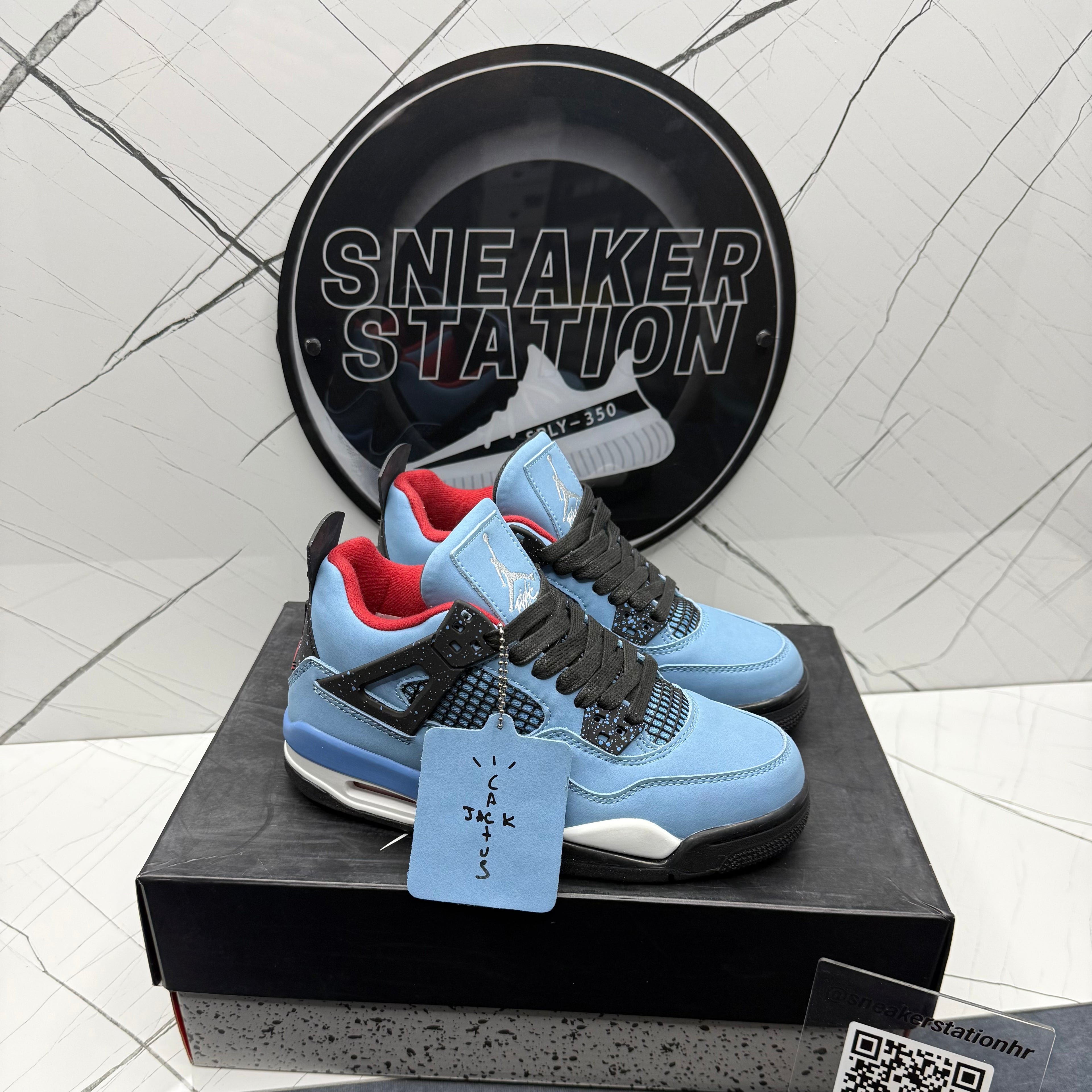 Jordan 4 Travis Scott