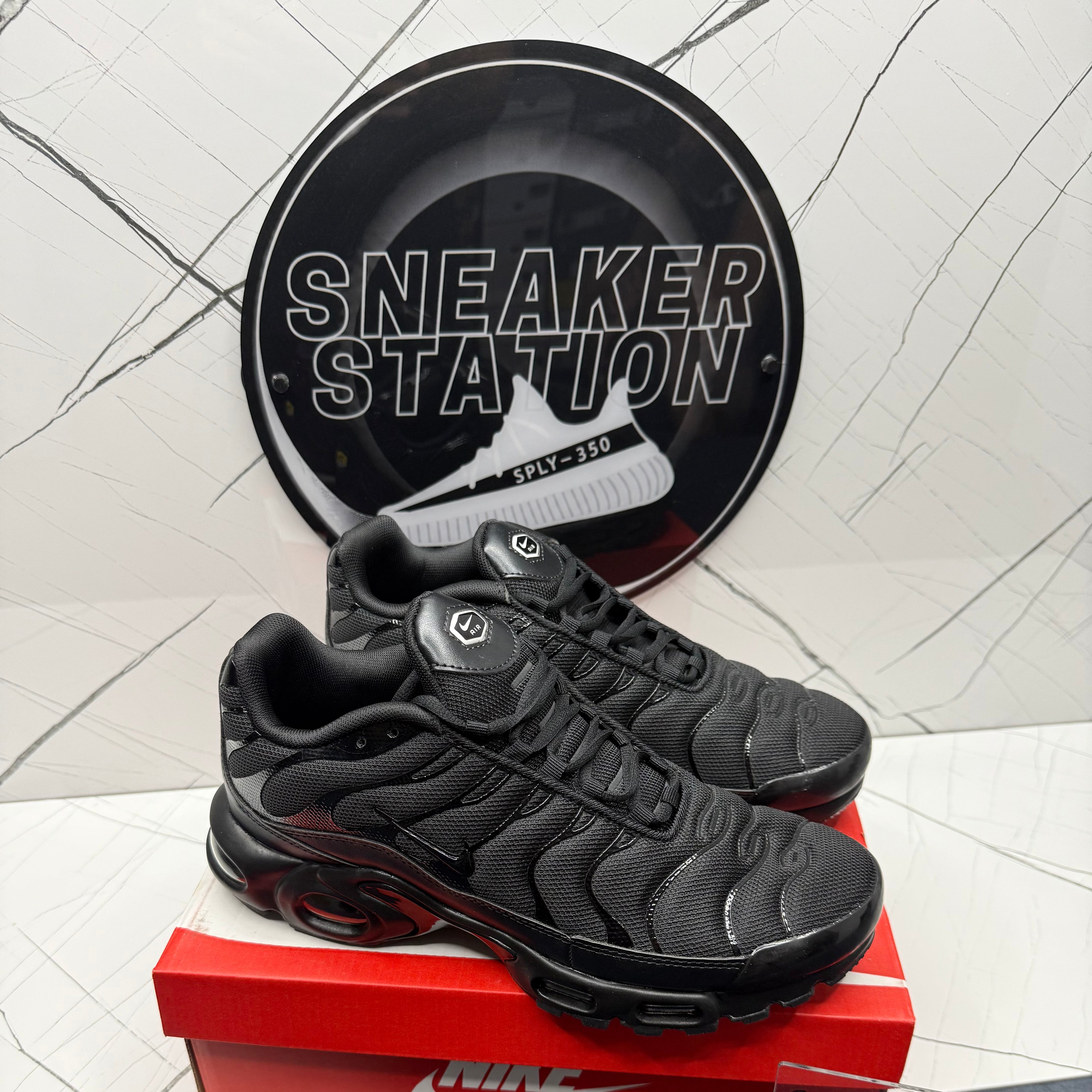 Nike TN Triple Black