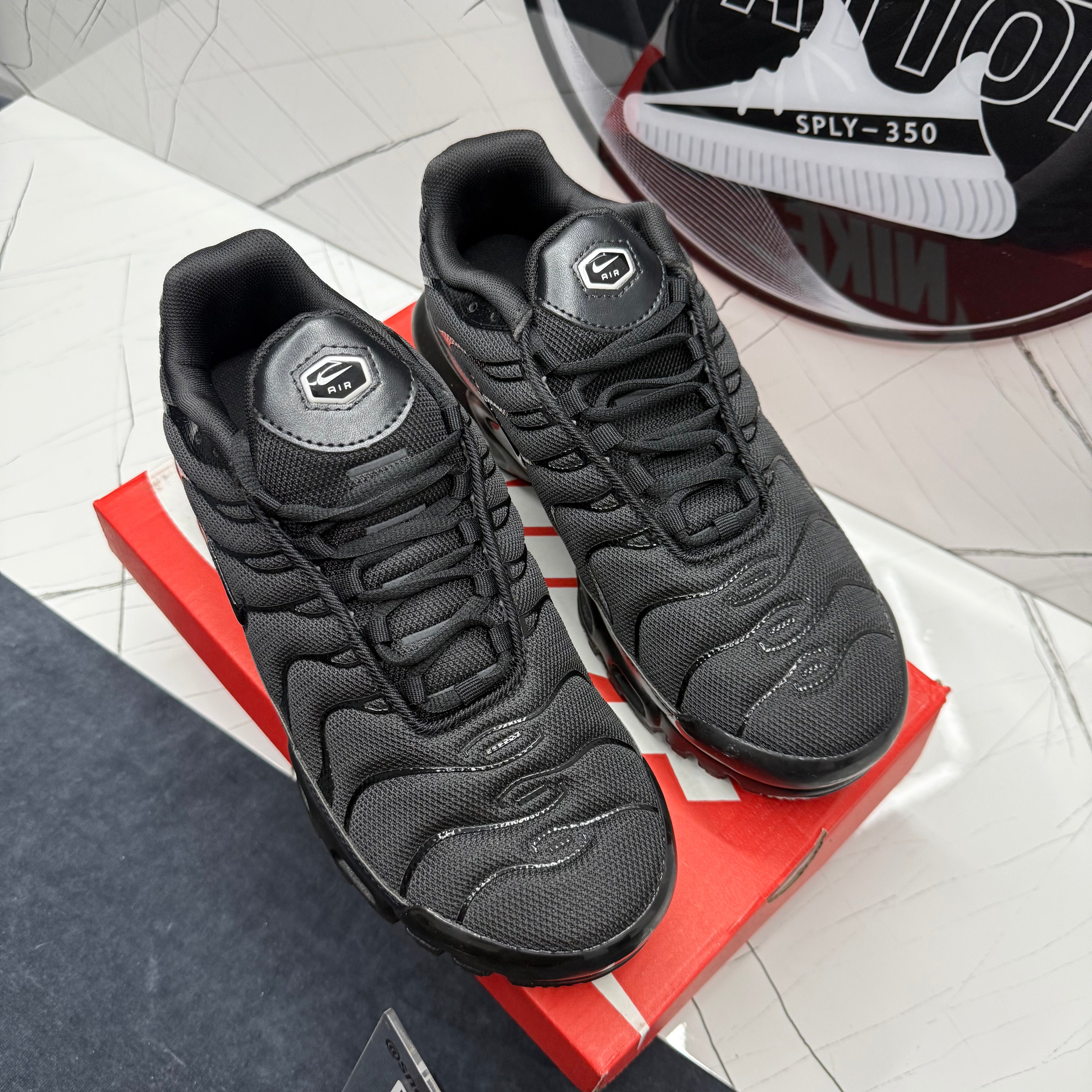Nike TN Triple Black