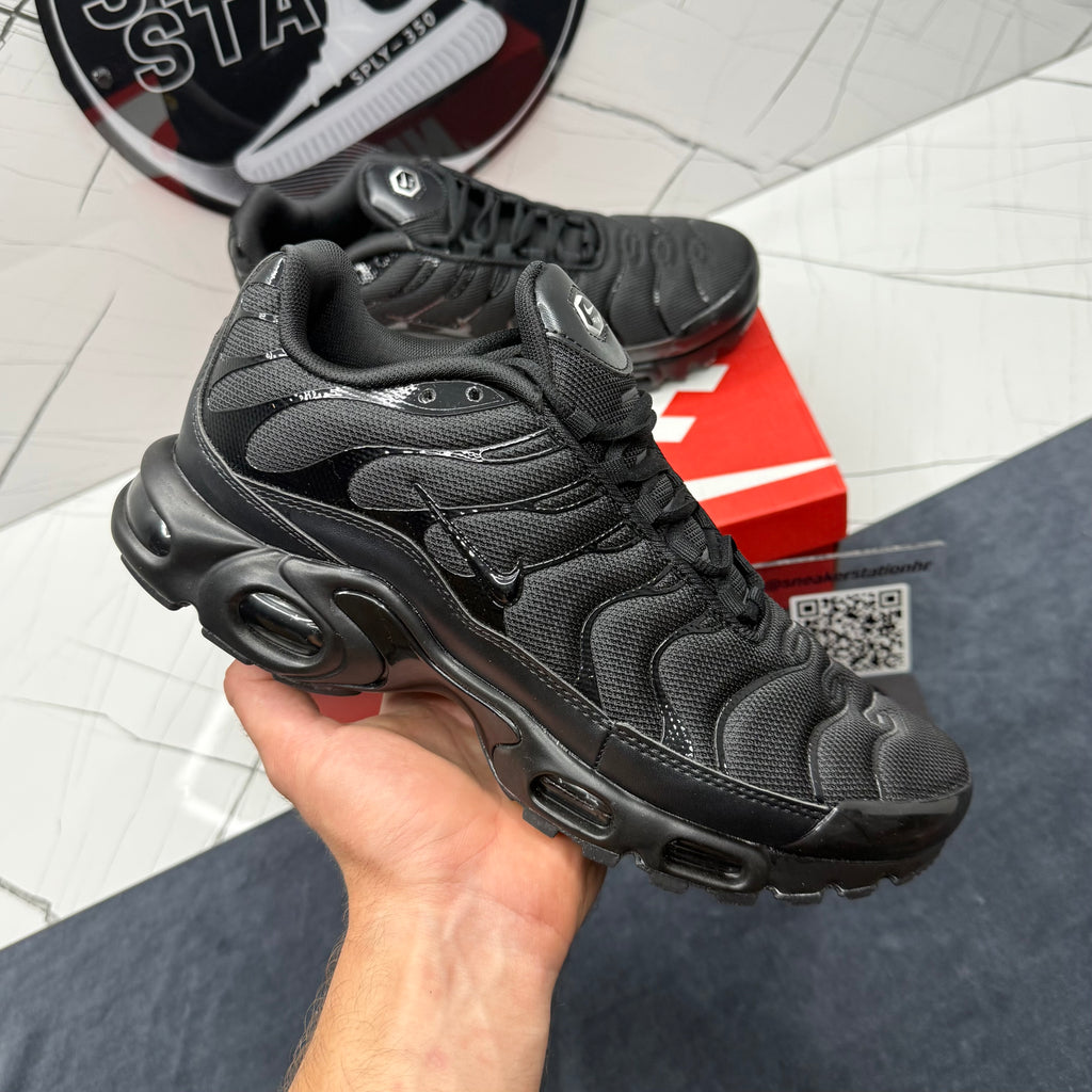 Nike TN Triple Black