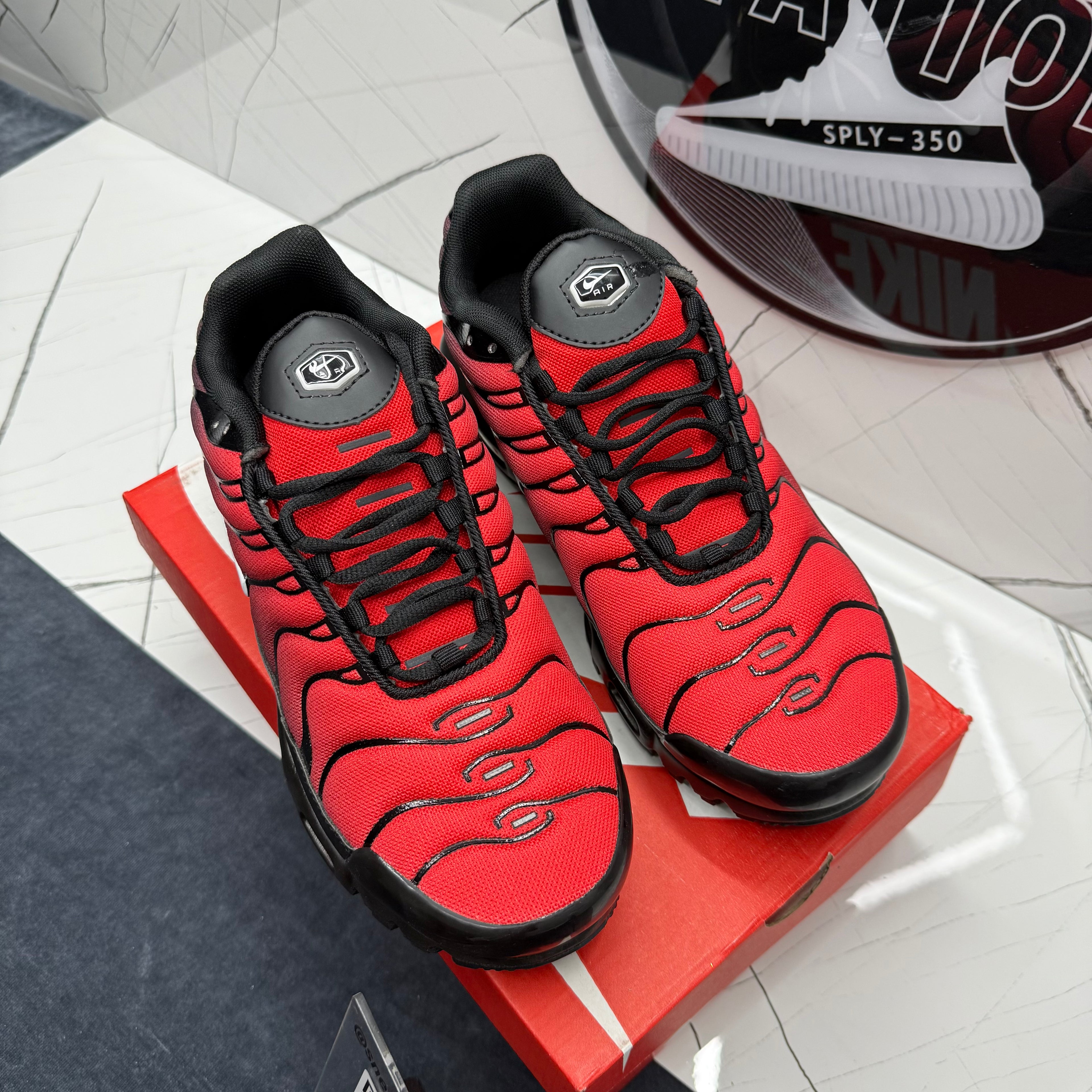 Nike TN Deadpool