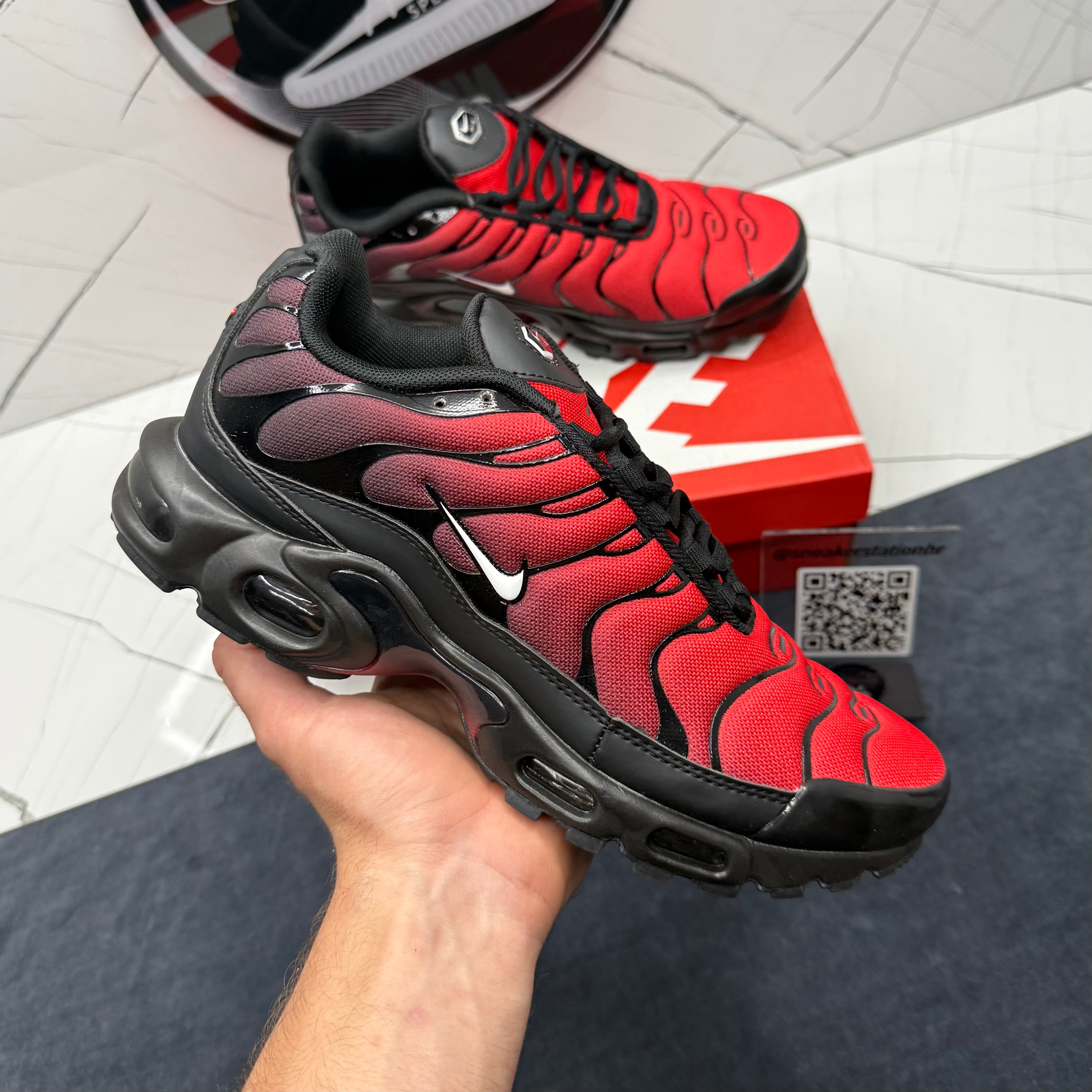 Nike TN Deadpool