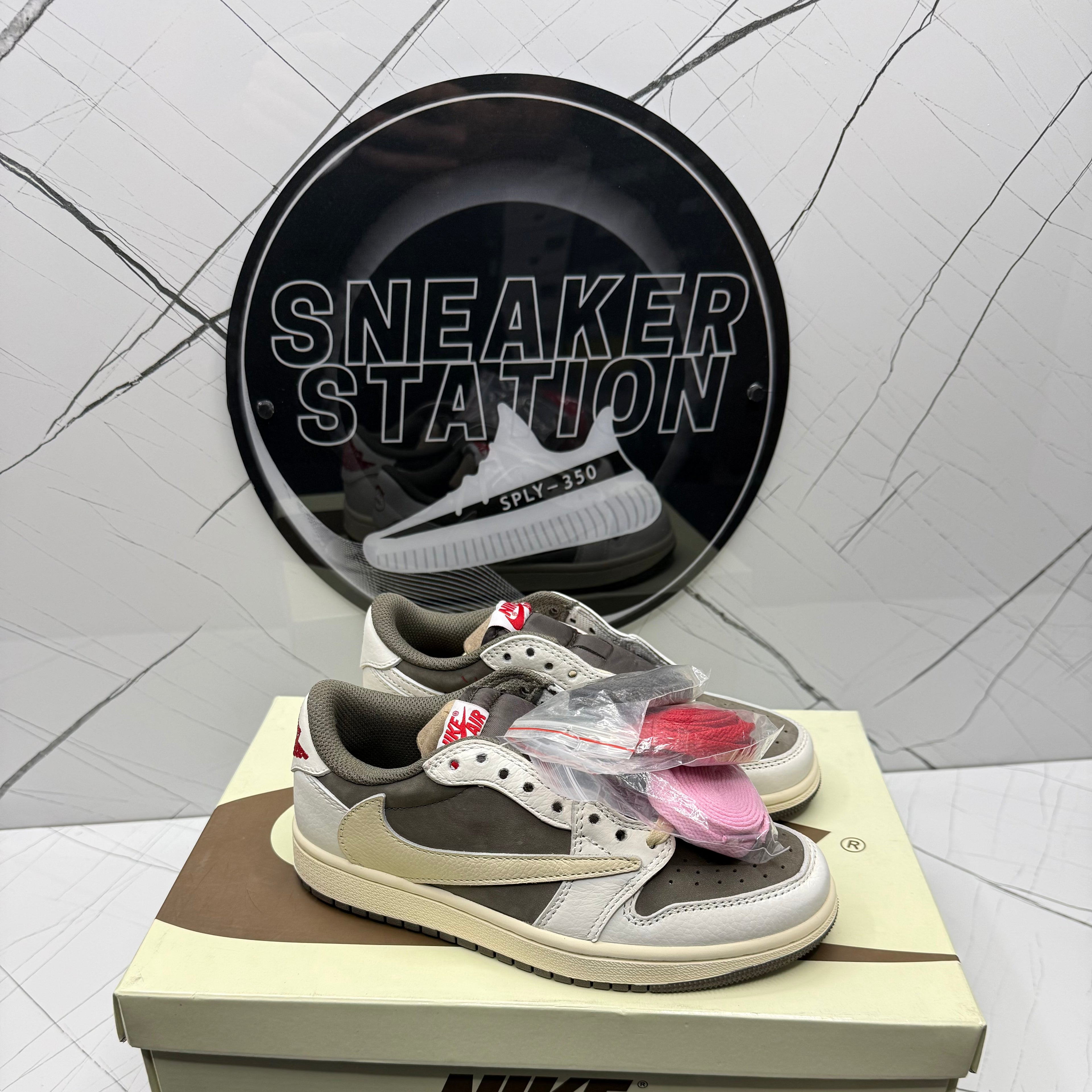 Jordan 1 Low Travis Scott Low