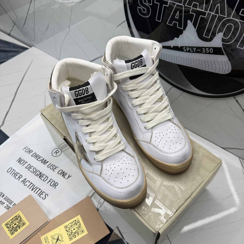 Golden Goose Sky-Star Lace Up Gold Metalic Star