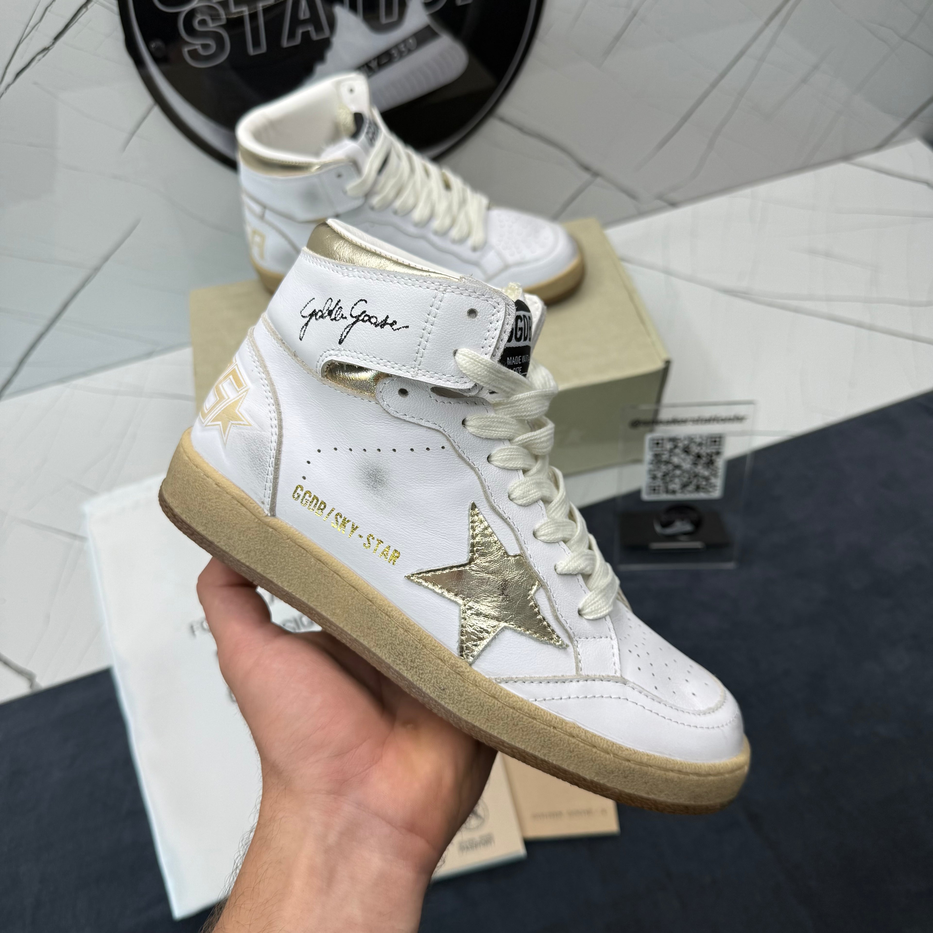 Golden Goose Sky-Star Lace Up Gold Metalic Star