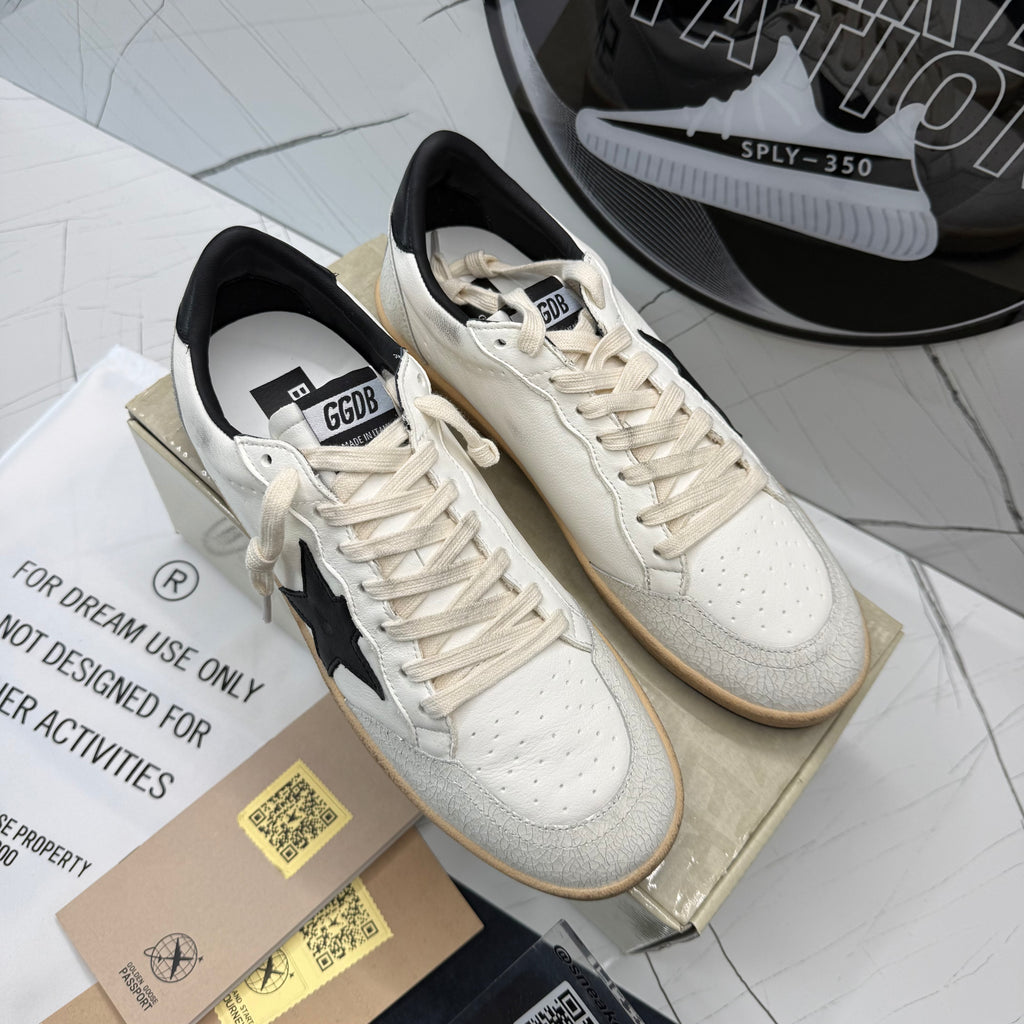 Golden Goose Ball-Star in White Nappa with Black Star