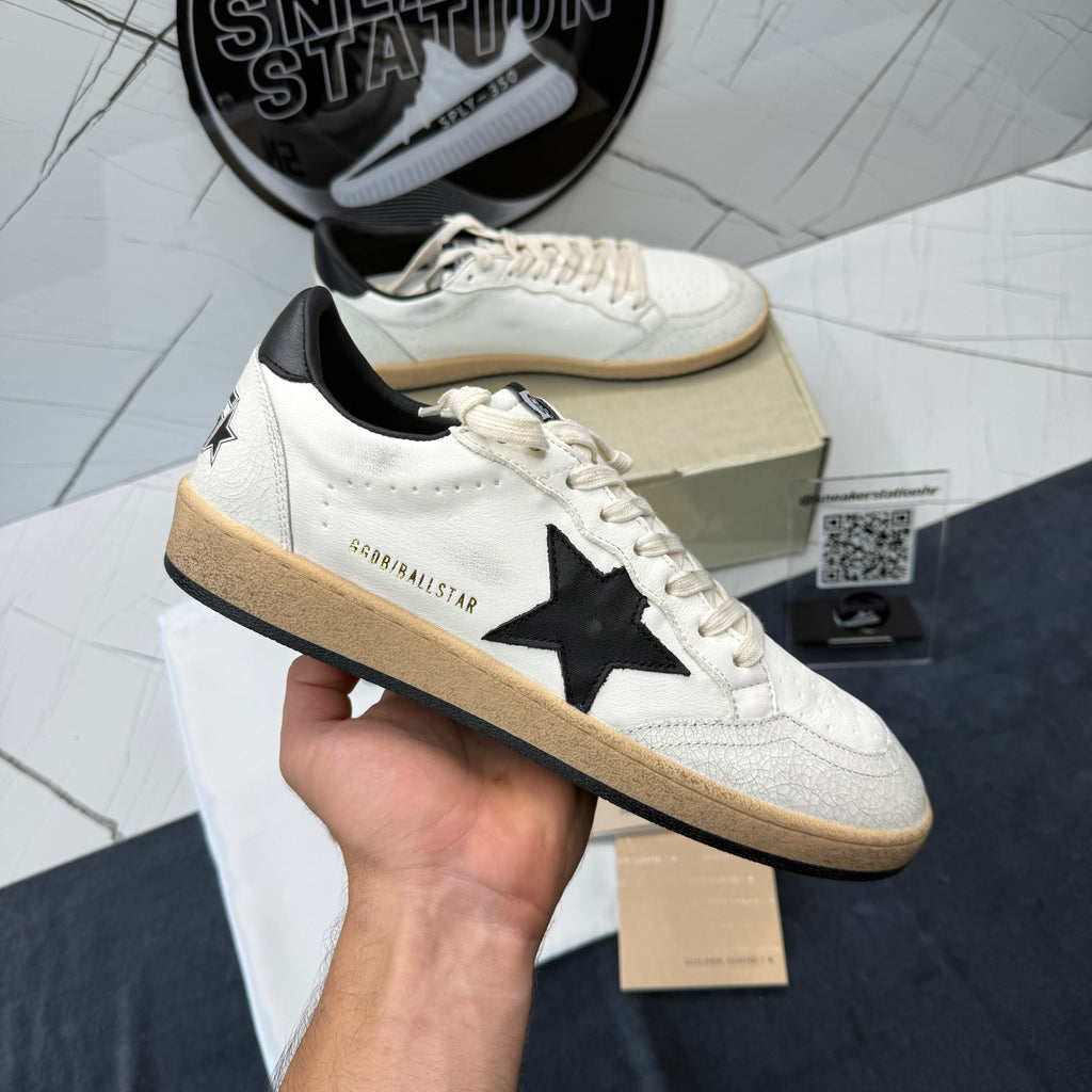 Golden Goose Ball-Star in White Nappa with Black Star