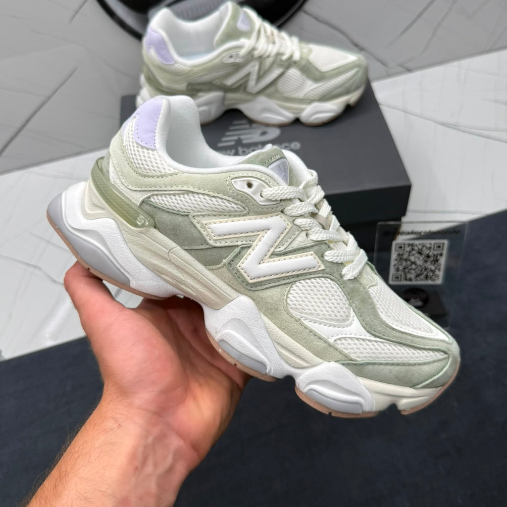 New Balance Sneaker